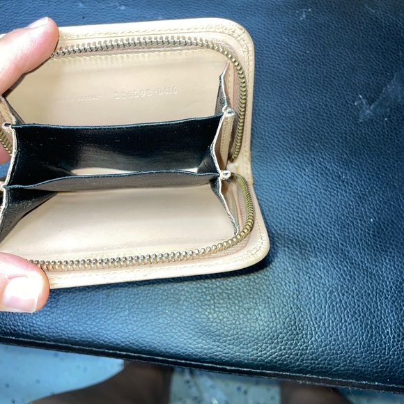 Saint Laurent Nude Leather Wallet - Picture 4 of 8